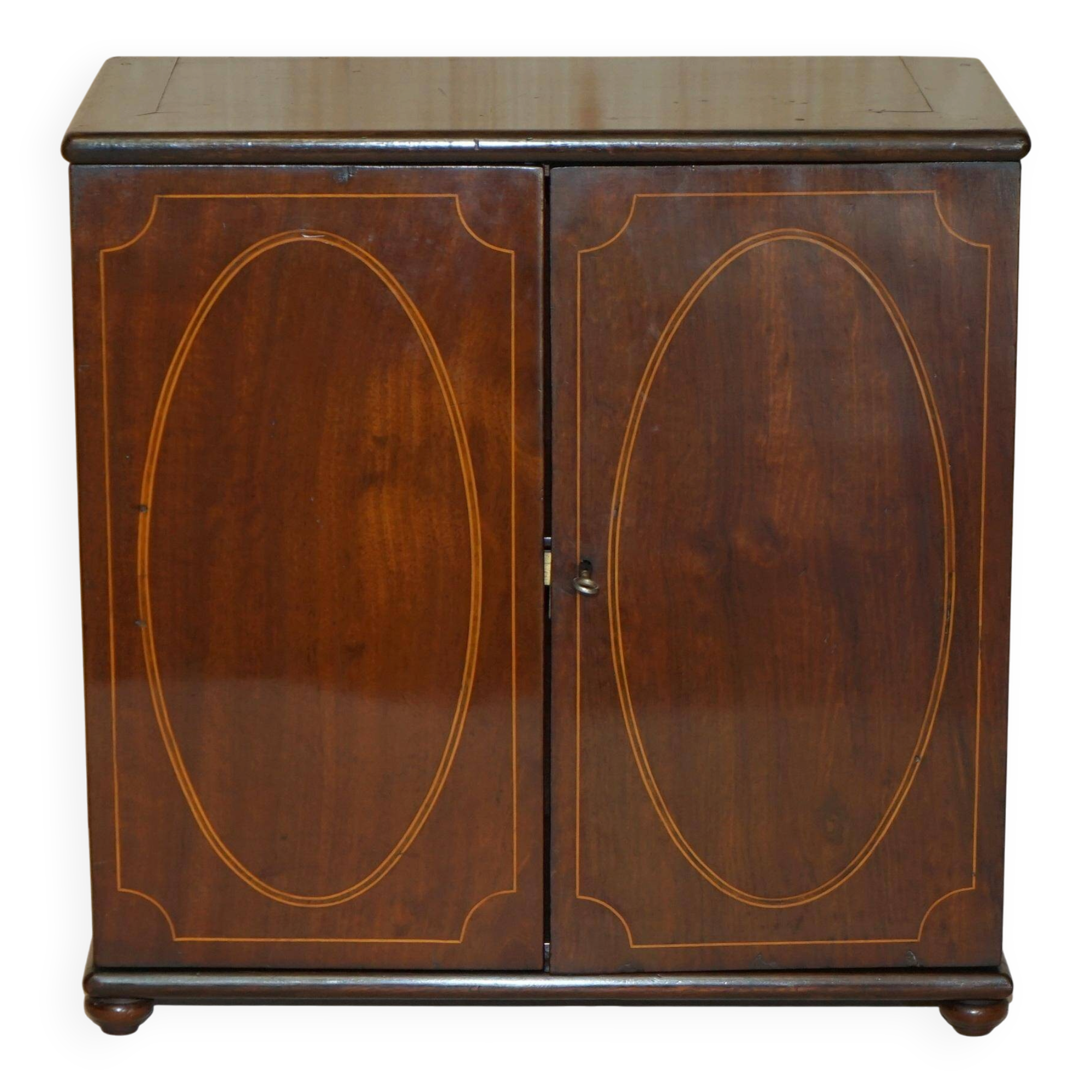 Restored Georgian Sheraton cabinet, circa 1820.