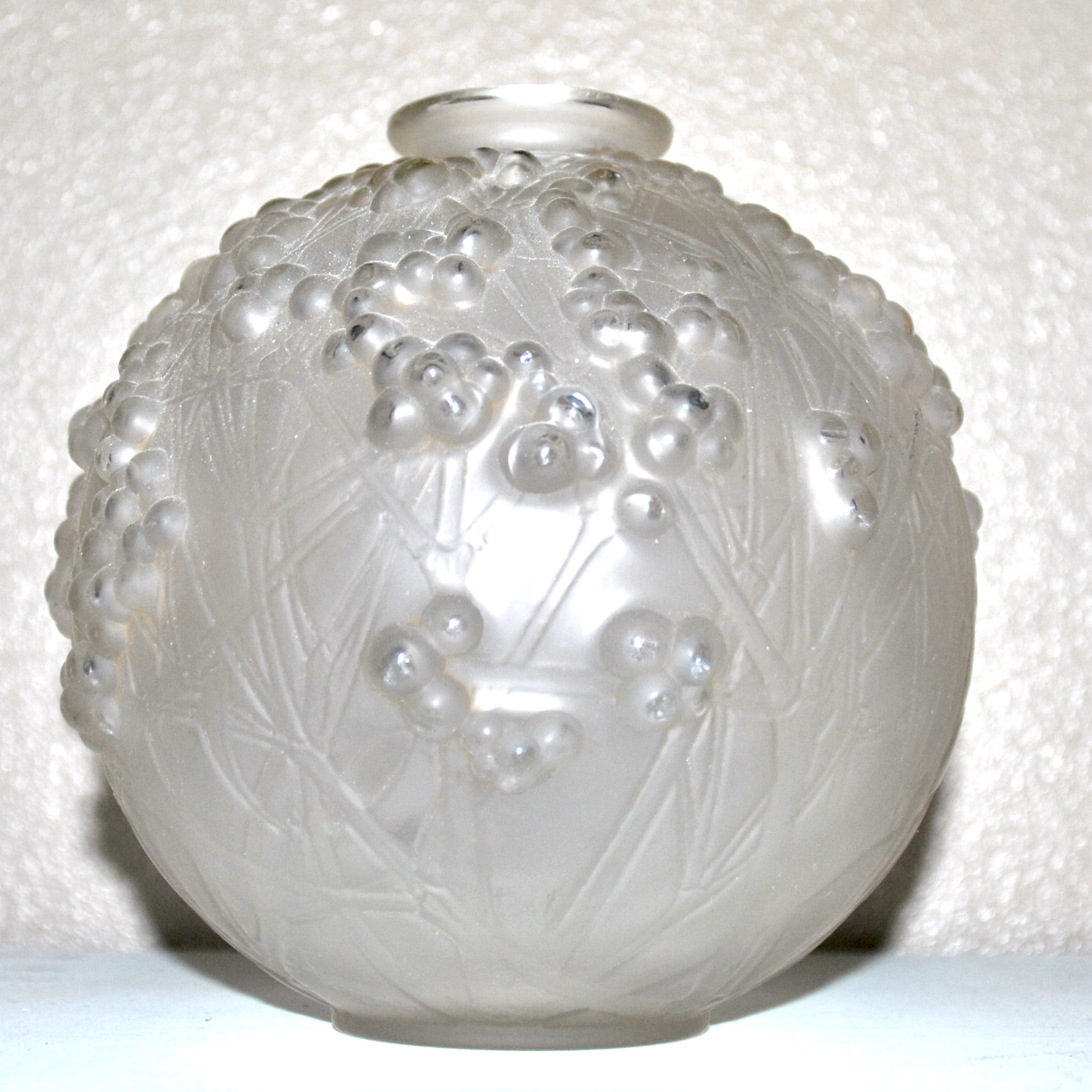 Lalique Vase boule Druide signé René LALIQUE en verre soufflé moulé GUI DE CHENE 1924 
