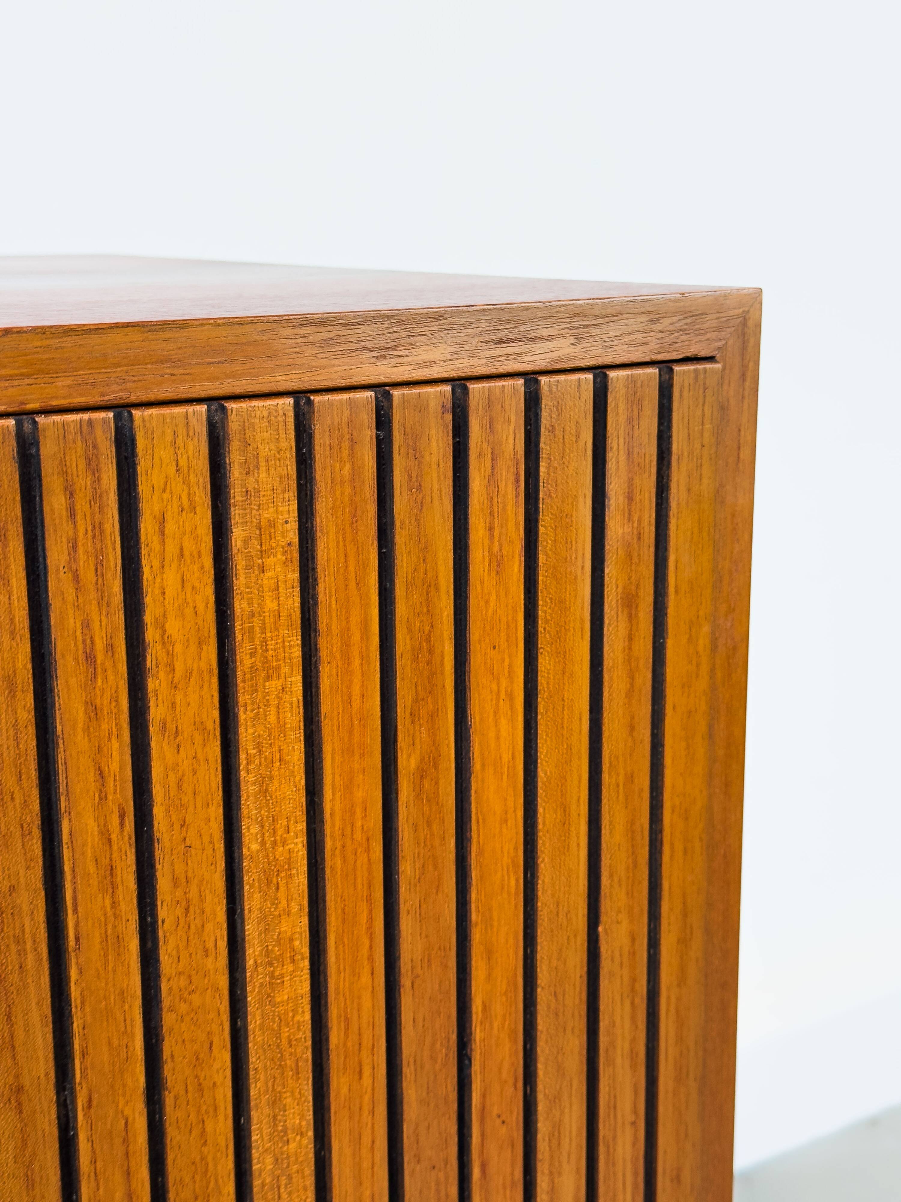 Buffet en teck du milieu du siècle, années 1960