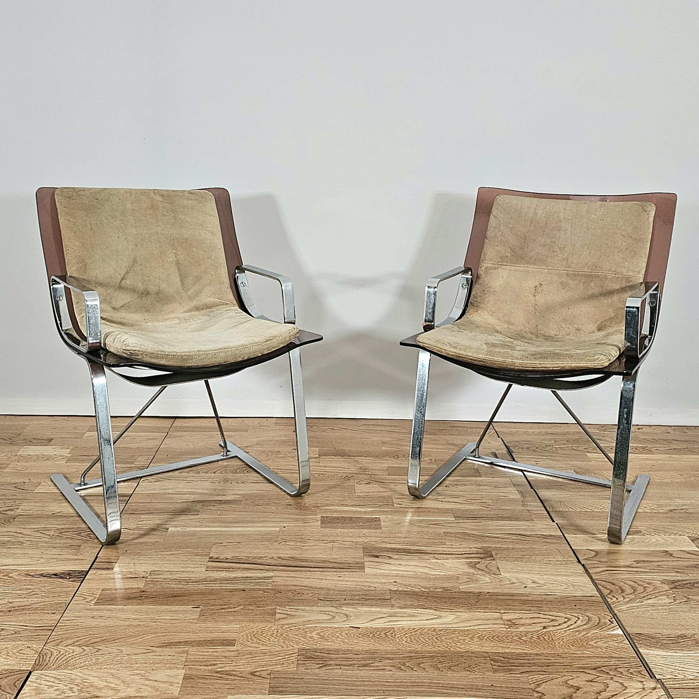 Apelbaum-Paris, pair of armchairs attributed to Raphaël in smoked plexiglass and chrome, 1960/1970