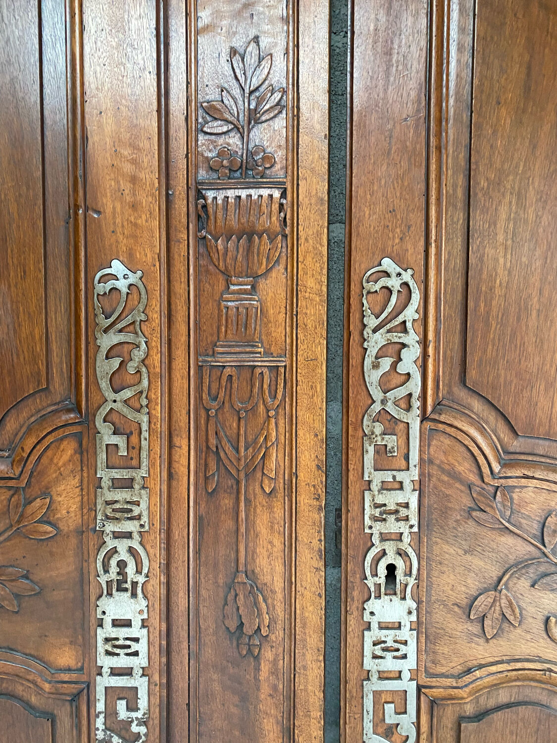 Pair of doors walnut 18th