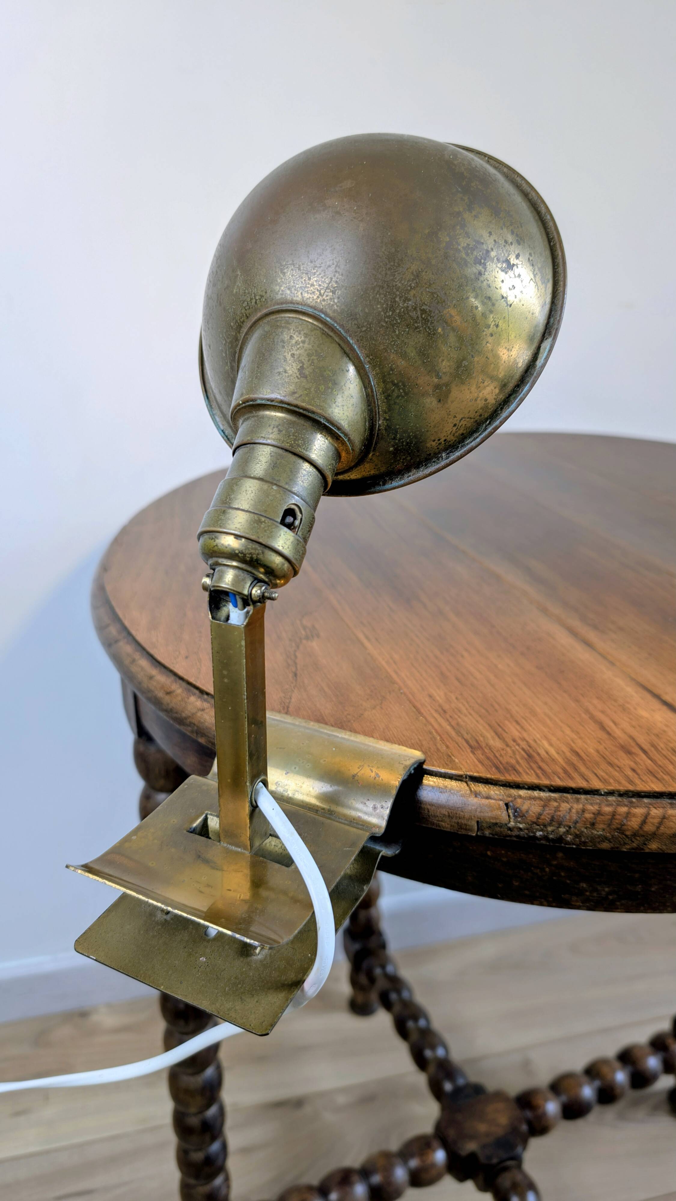 Lampe Adjusto-Lite à pince – métal doré & style industriel