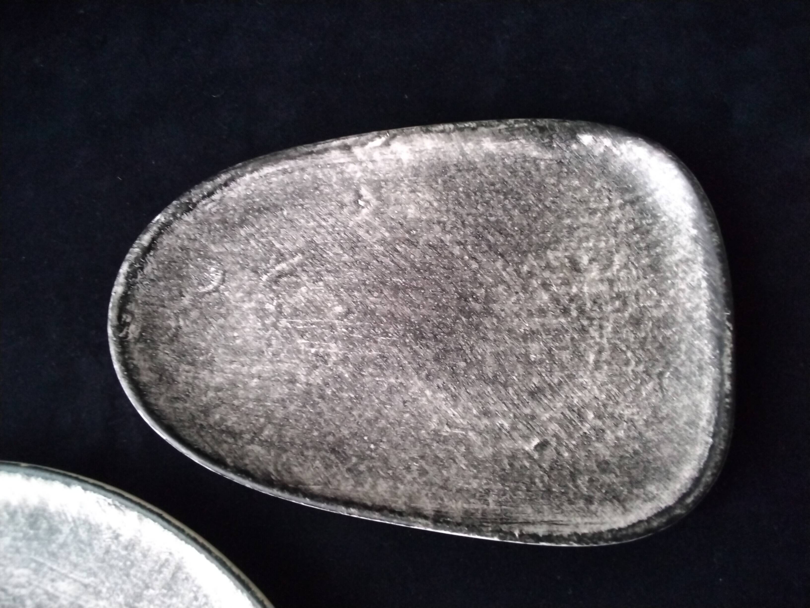 Dish and bowl set in gray sandstone Crépuscule model