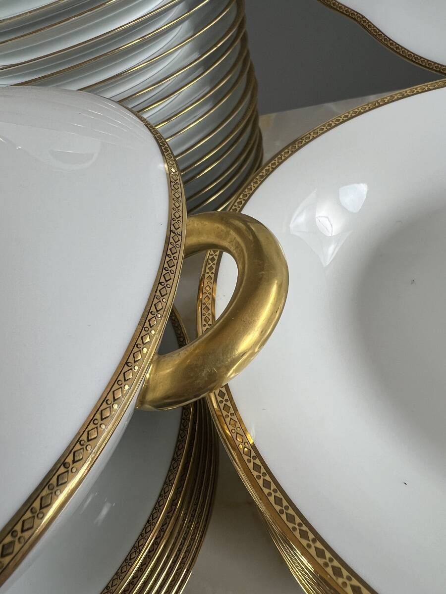 45-piece table service in Limoges porcelain, 20th century