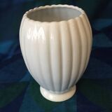 Vase blanc en porcelaine de limoges rainure tres decoratif