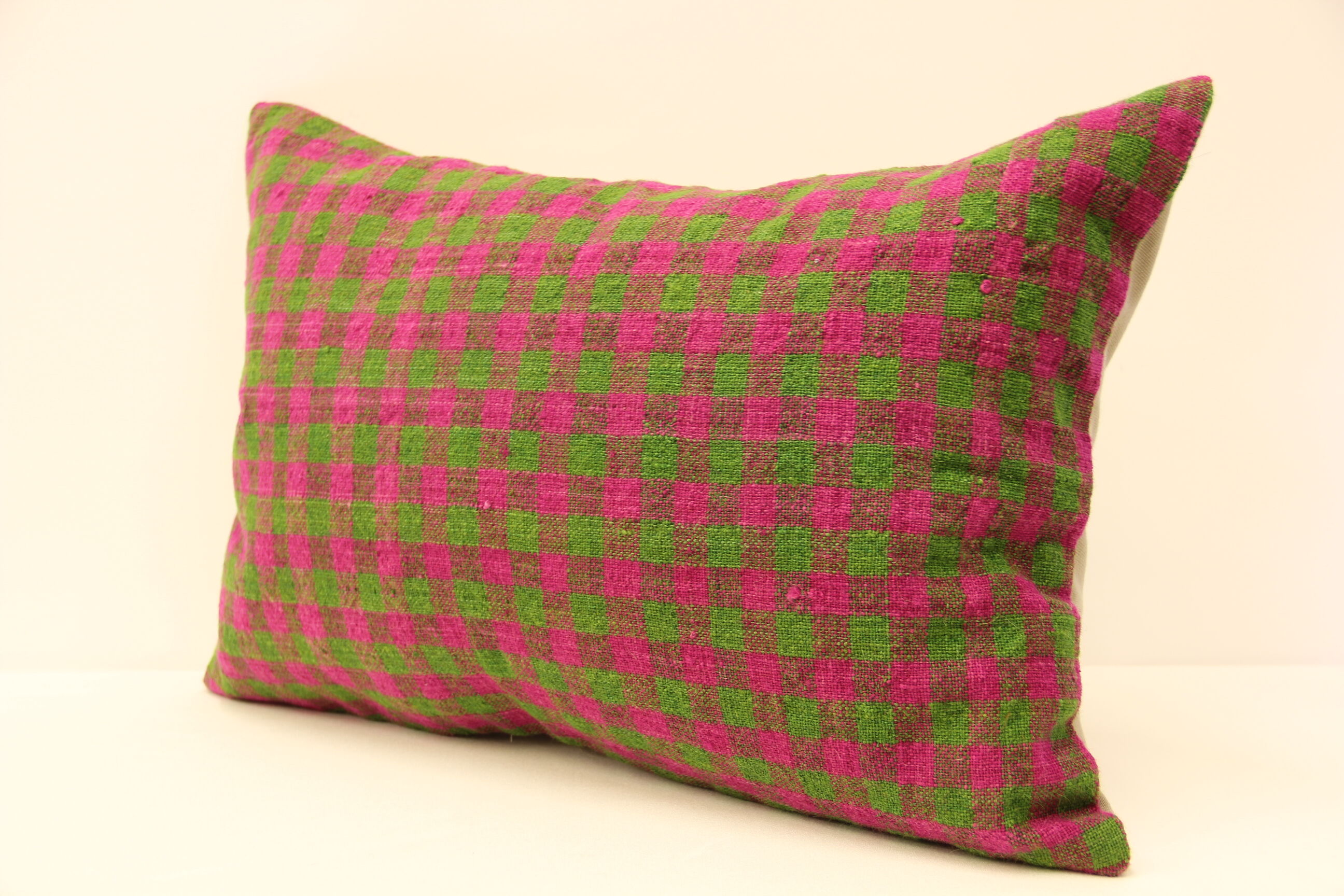 Throw pillow, cushion cover 40x60 cm