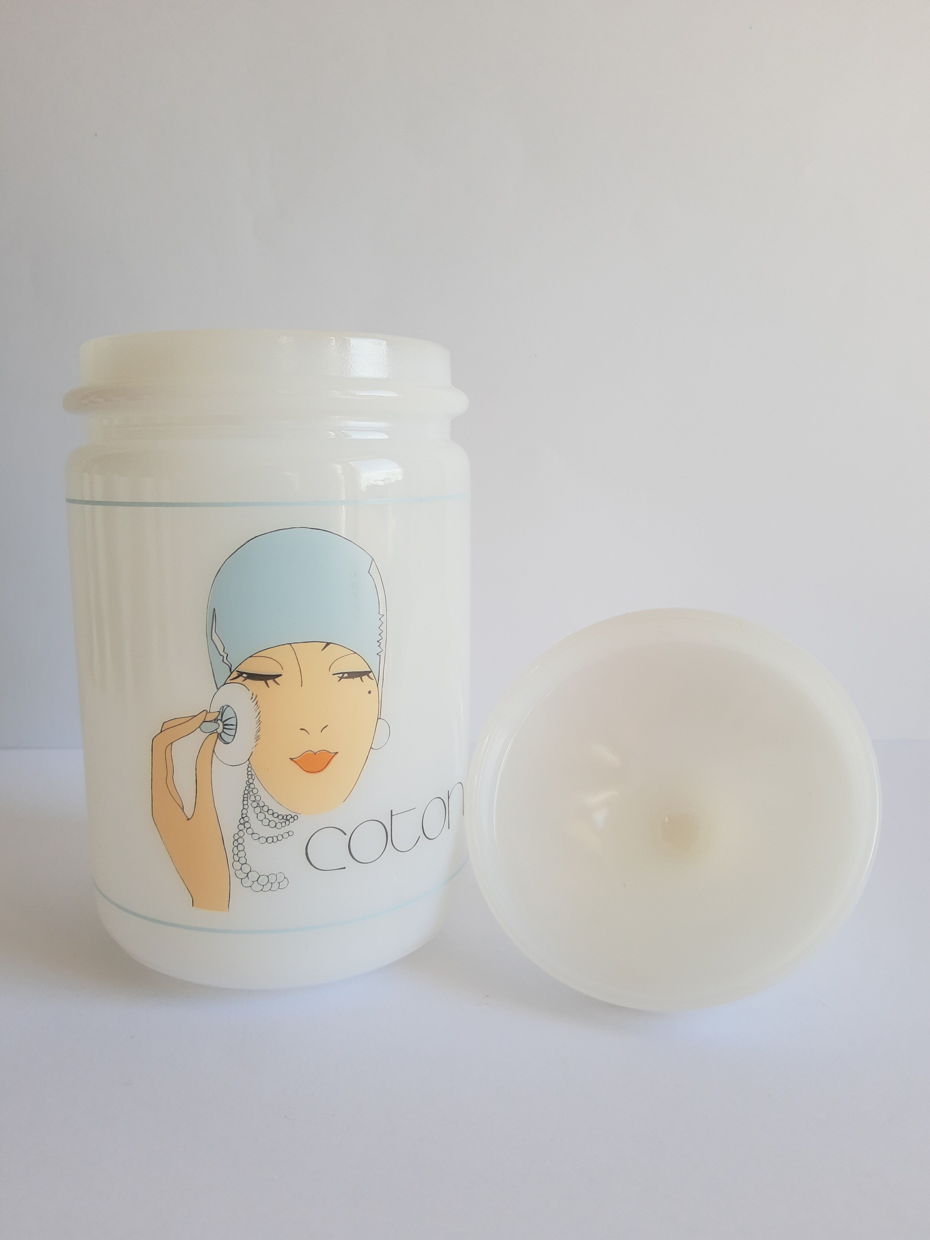 Old cotton bathroom pot in vintage opal year 1970