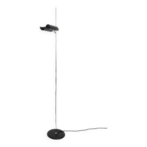 Lampadaire Oluce modèle DIM 333 de Vico Magistretti