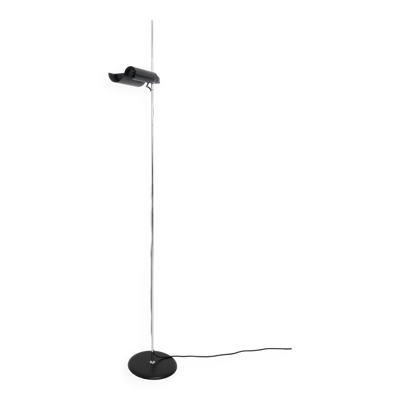 Lampadaire Oluce modèle DIM 333 de Vico Magistretti