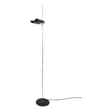 Oluce floor lamp model DIM 333 by Vico Magistretti
