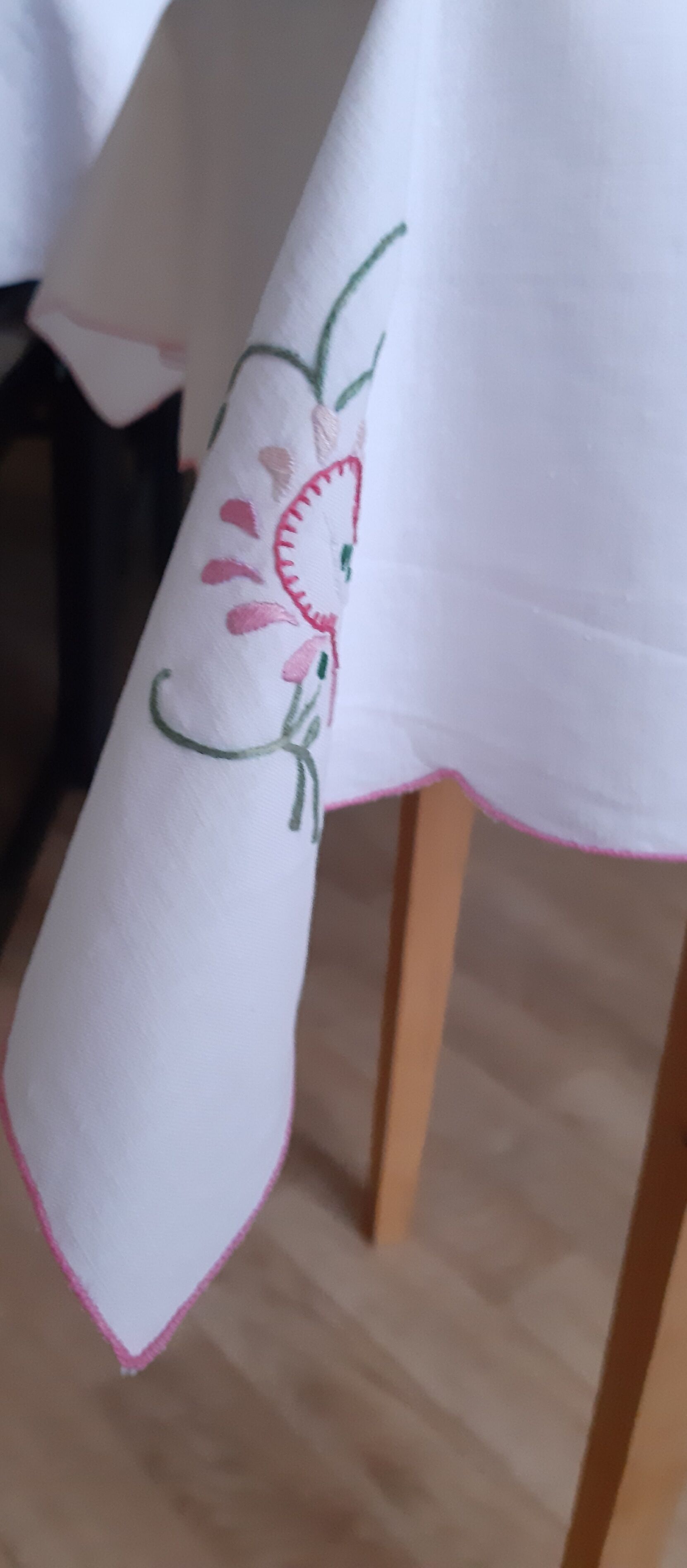 Nappe et 6 serviettes à thé