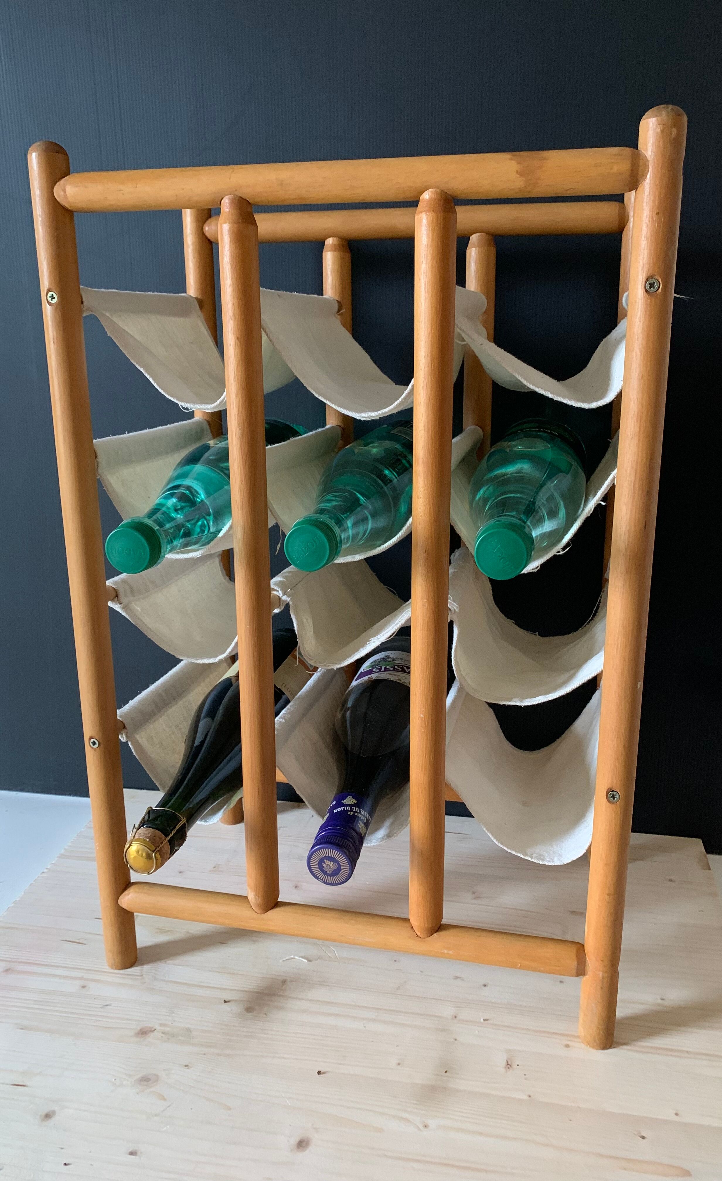 Range bouteilles bois et tissu