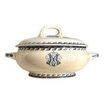 Small K&G Lunéville ironstone tureen