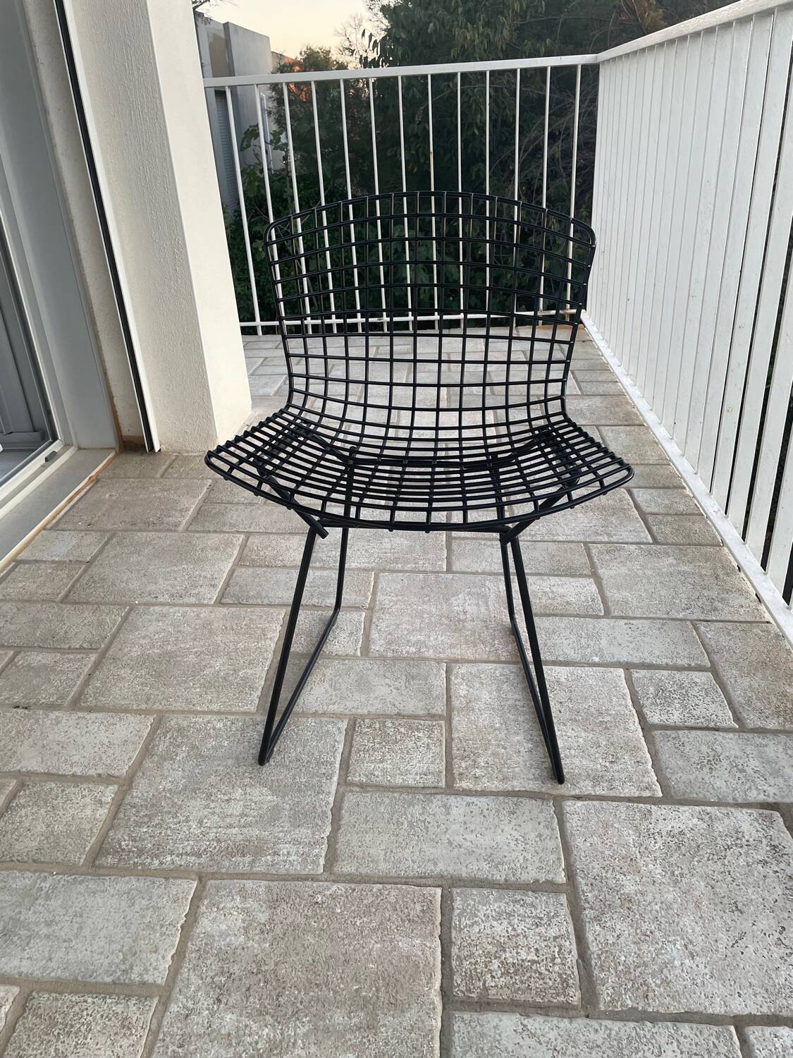 Bertoia chairs Knoll