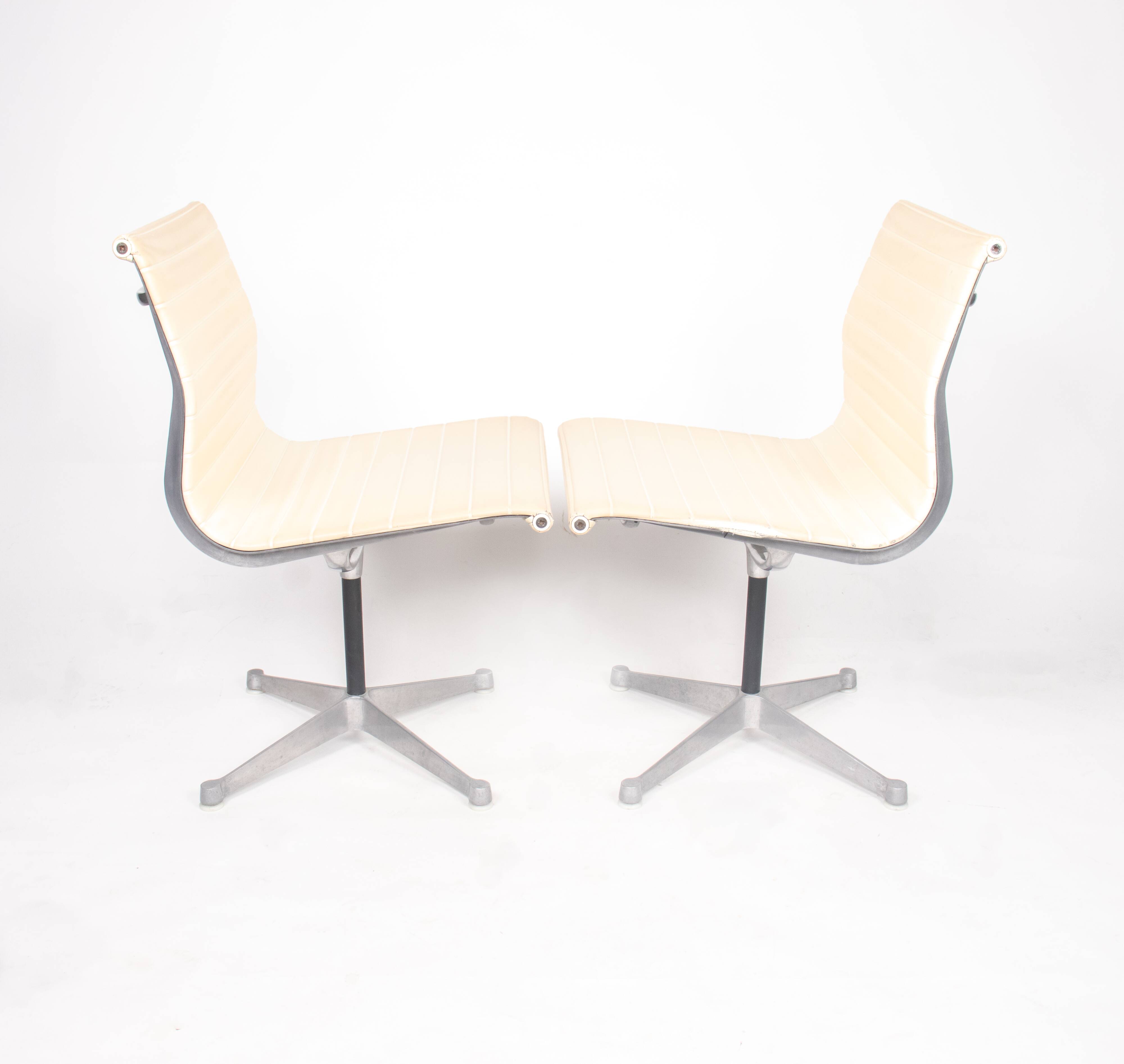Eames Herman Miller Aluminum Chair EA101