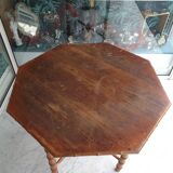 Octagonal table