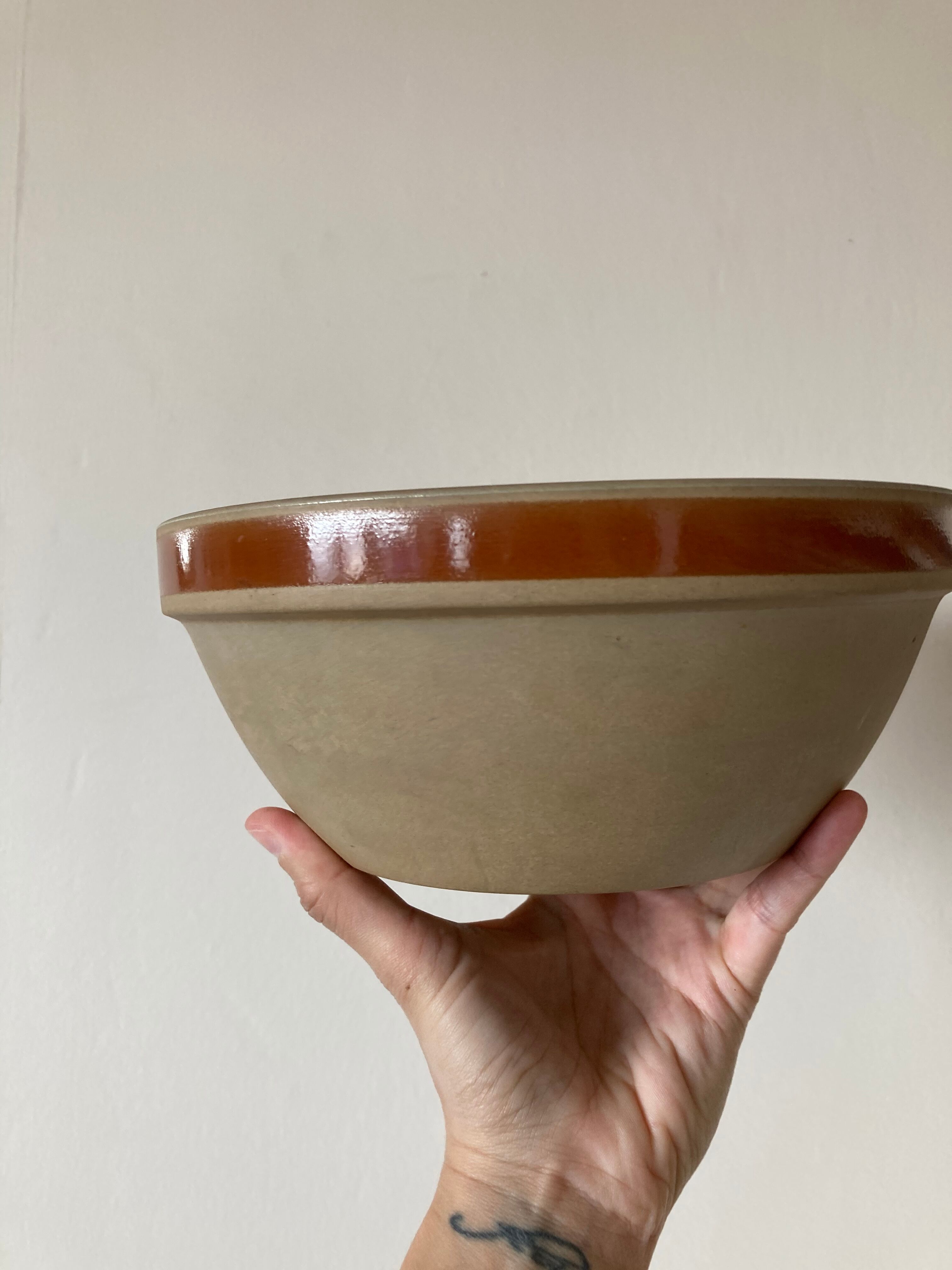 Gien beige and brown sandstone salad