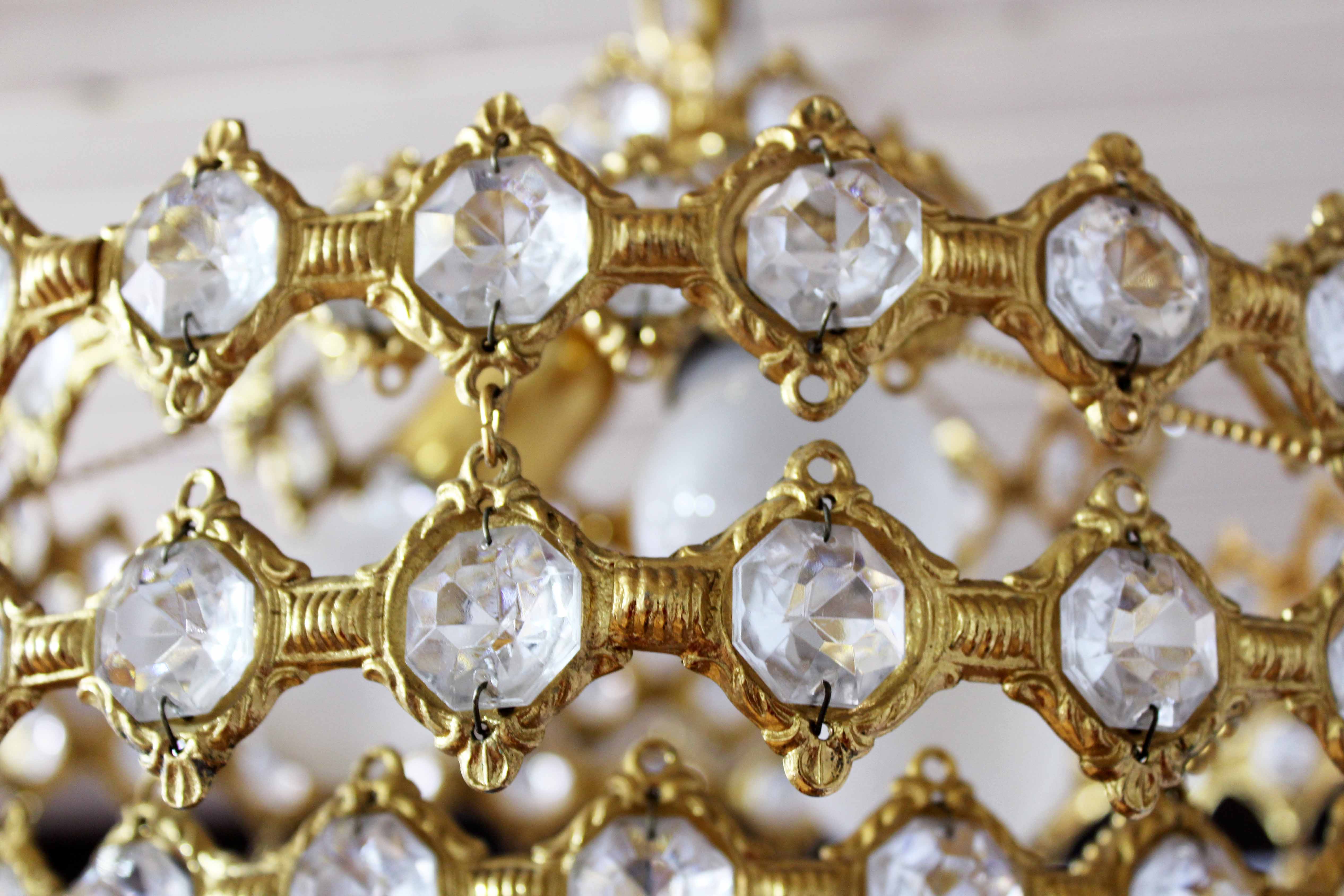 Palwa chandelier in crystal and brass