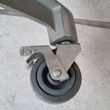 Fauteuil de bureau à roulettes pivotantes et inclinables d'Eero Saarinen pour Knoll