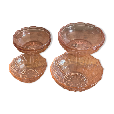 Coupelles roses en verre de Reims