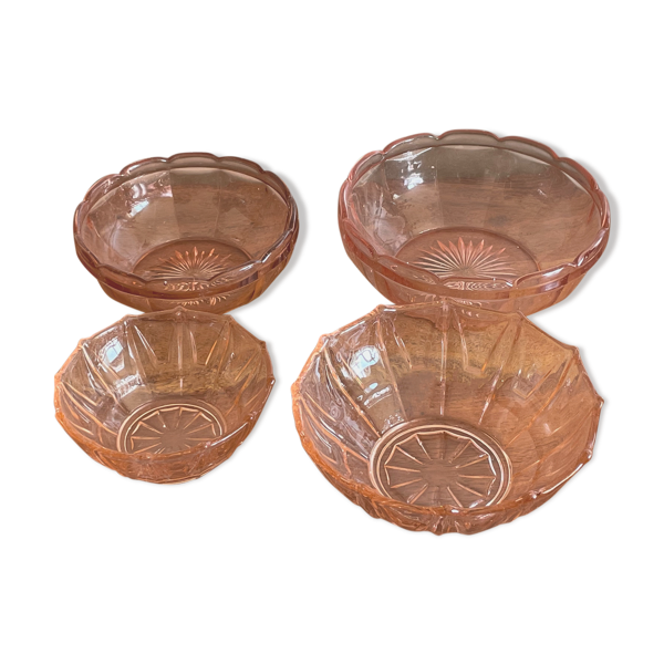 Coupelles roses en verre de Reims