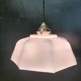 Opaline suspension