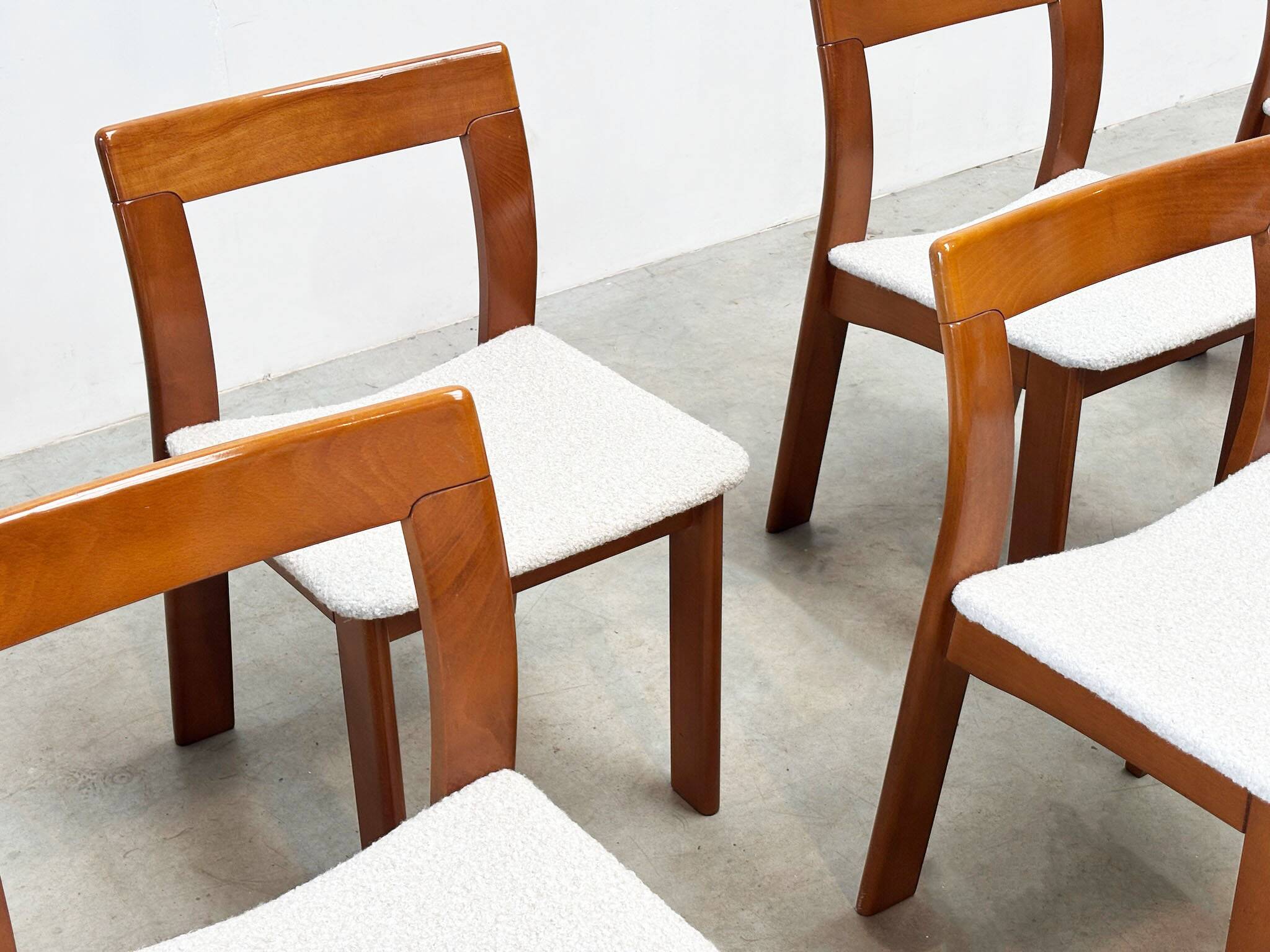 Set of six sculptural Italian dining chairs by Mobil Girgi