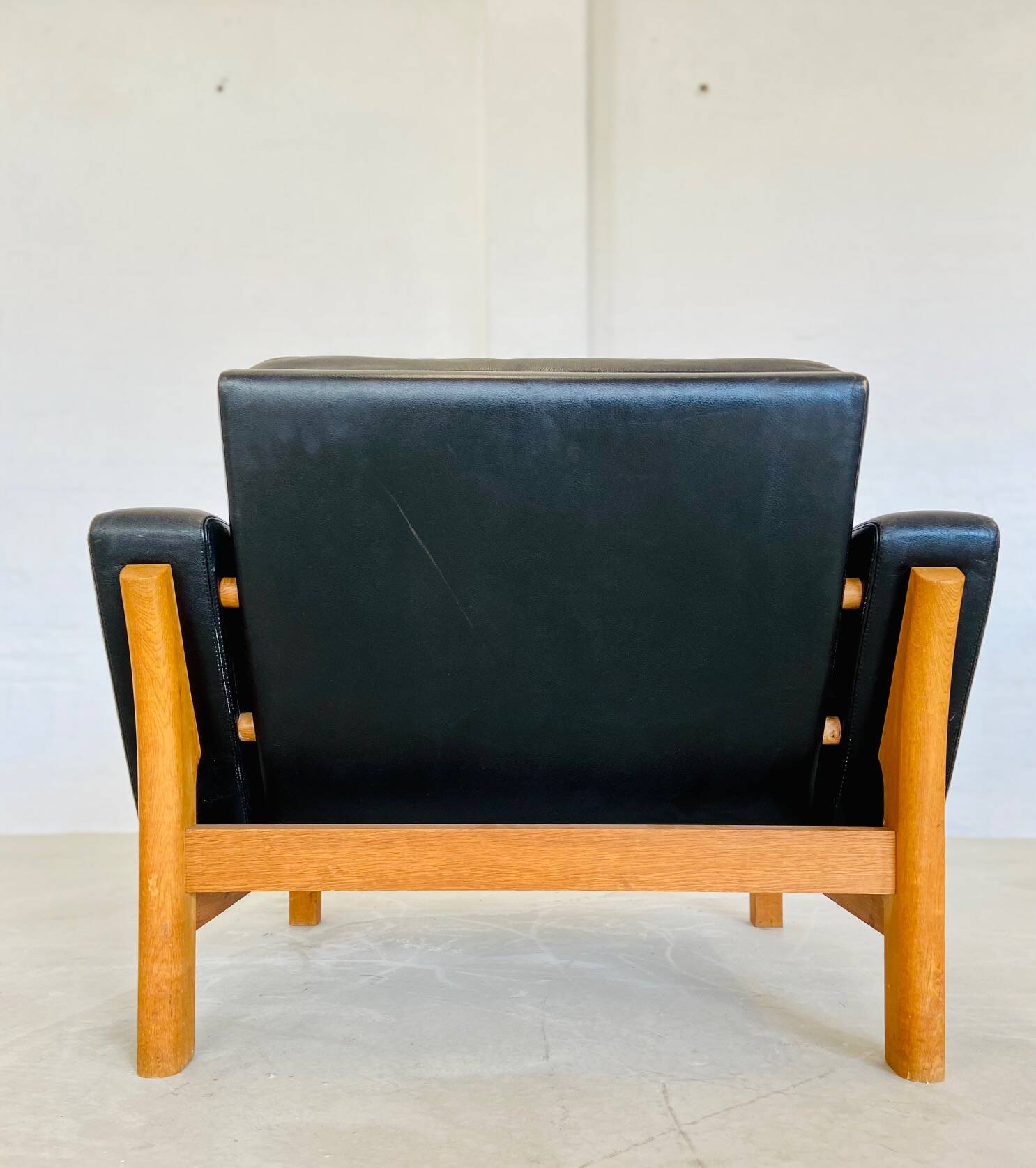 VINTAGE MID-CENTURY POUL M. VOLTHER  LEATHER AND OAK LOUNGE CHAIR 1960,s