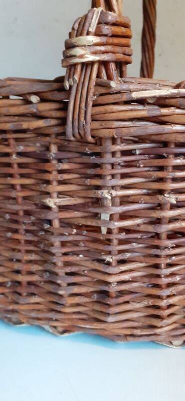 Vintage wicker oval basket