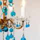 Lustre italien en metal doré avec des gouttes cristal Murano bleu turquoise