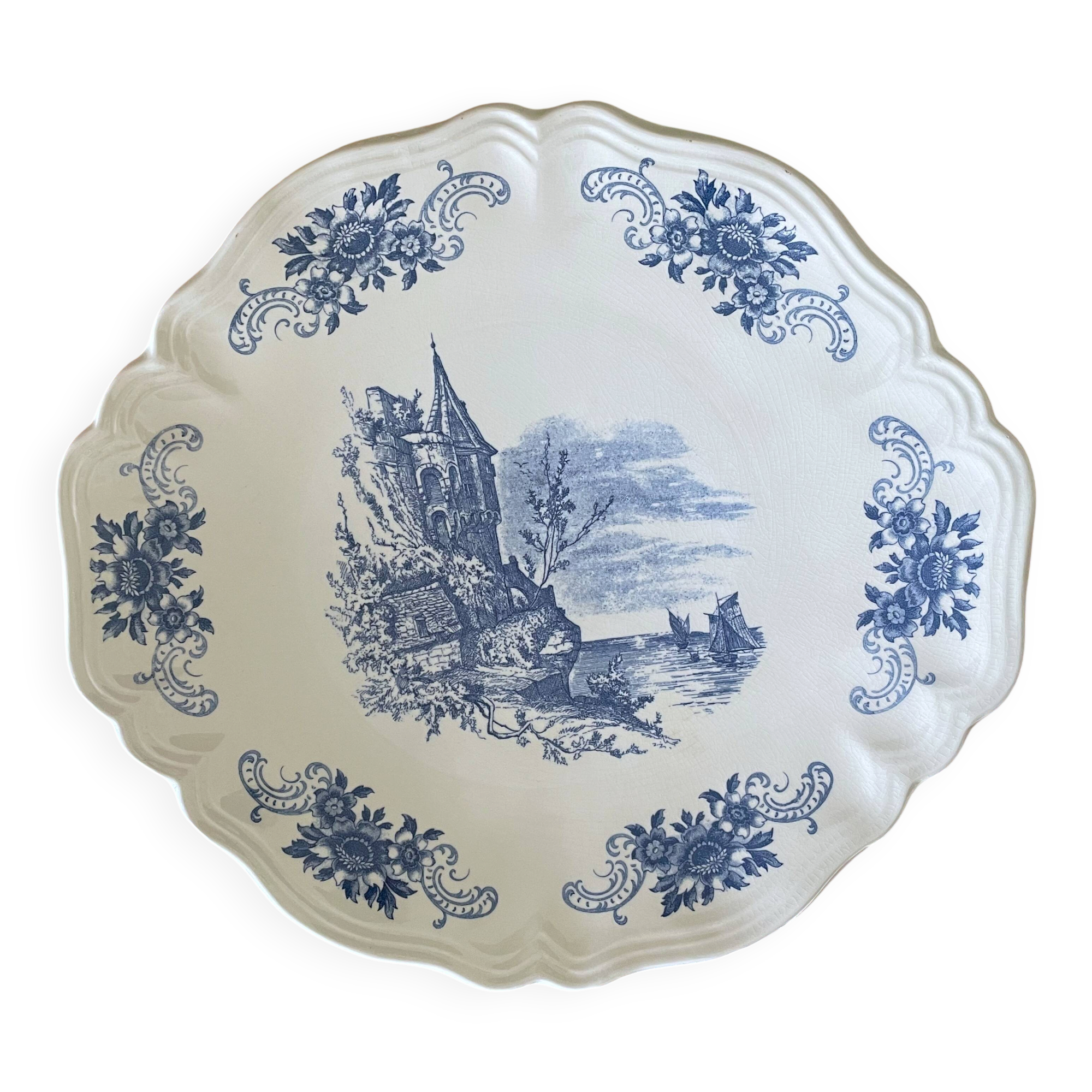 Antique pie dish in Sarreguemines faience.