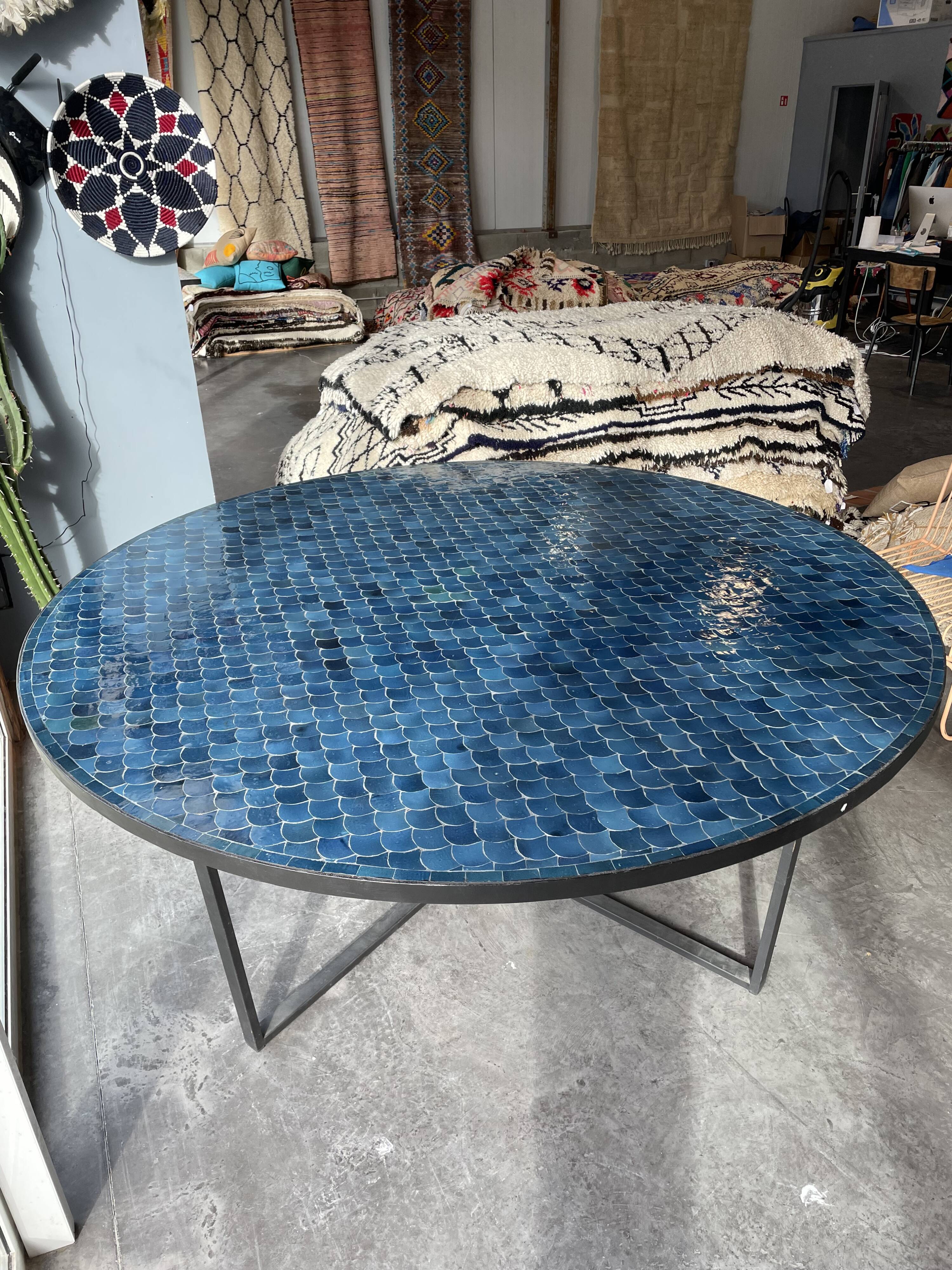 Round table zelliges handmade fish scales 12 people