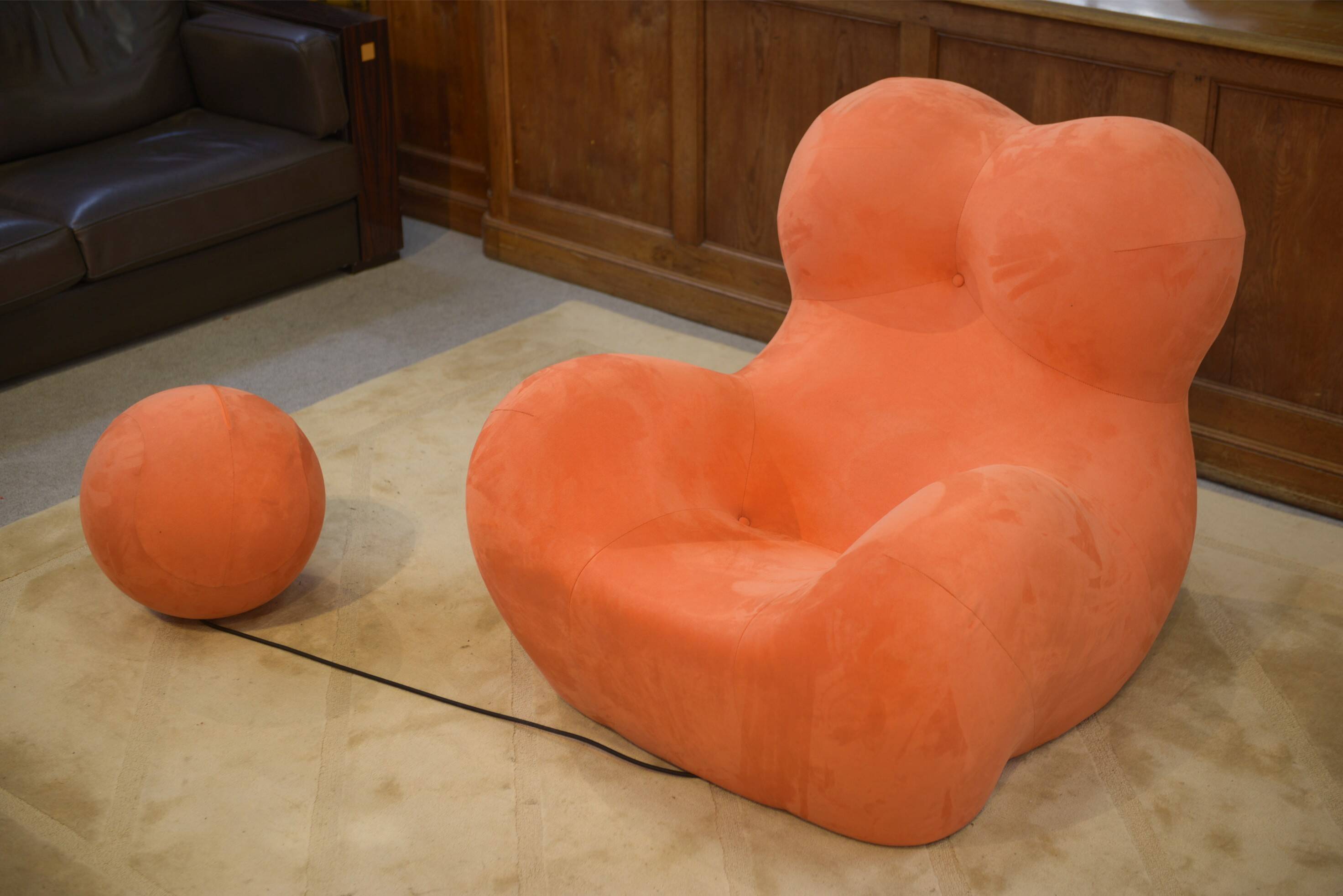 "Mamma" armchair with footrest by Gaetano Pesce