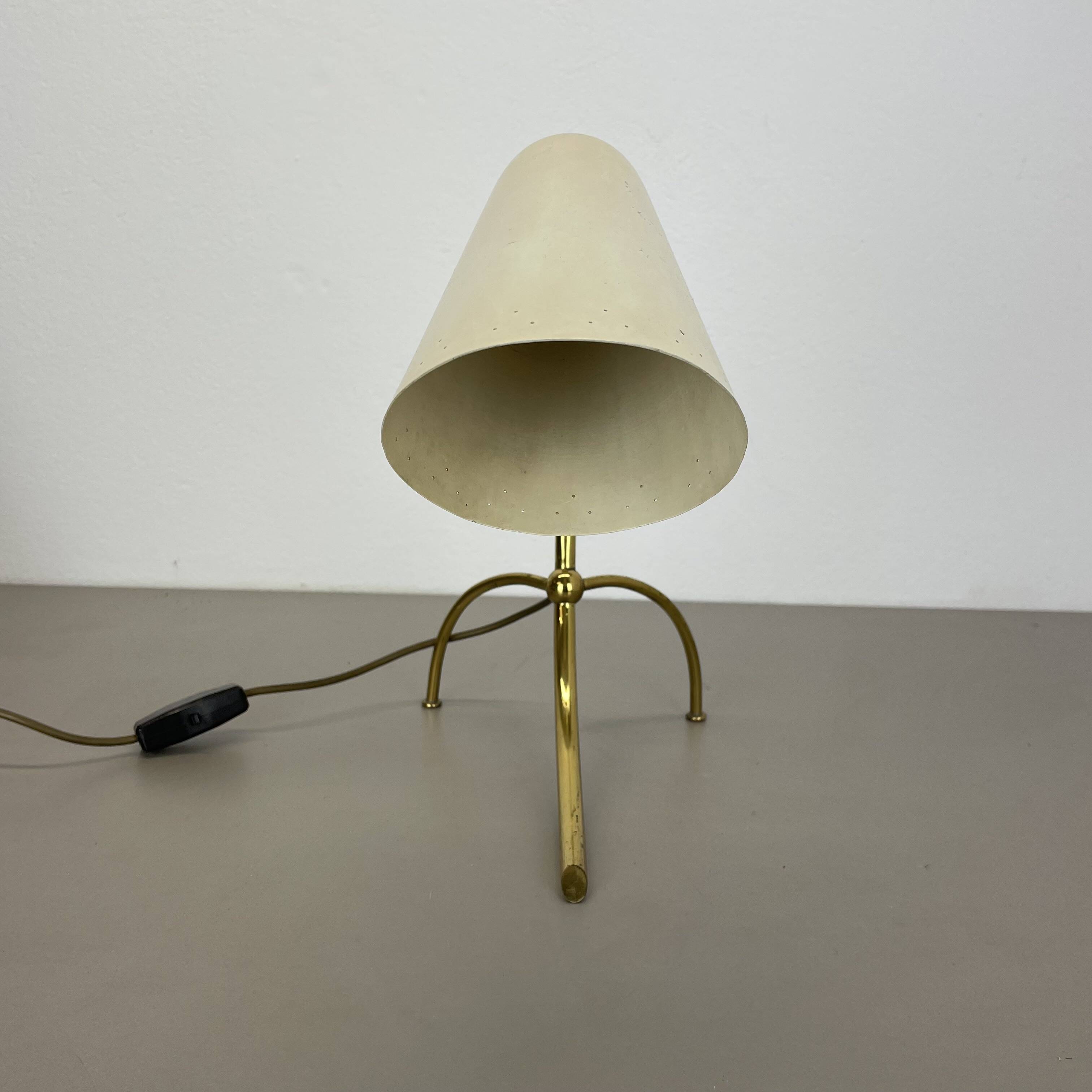 Tripod kalmar stilnovo style hollywood regency table lamp in brass, austria, 1950s