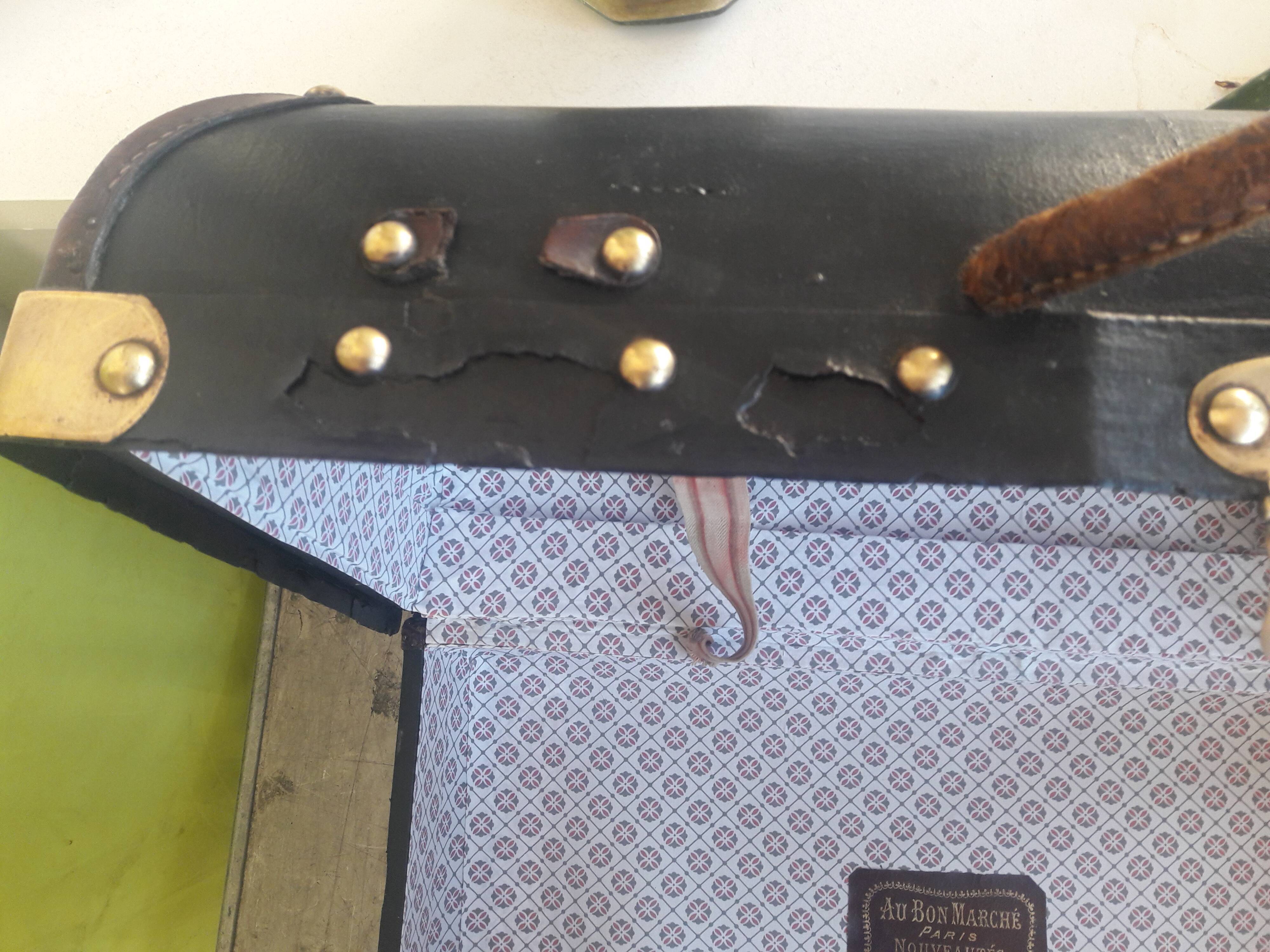 Old suitcase 'Cheap'