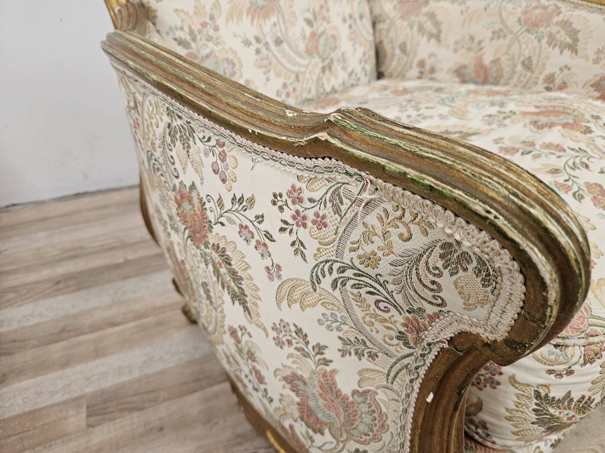 20th Century Italian Baroque Style Bergère Armchairs in Carved and Gilded W