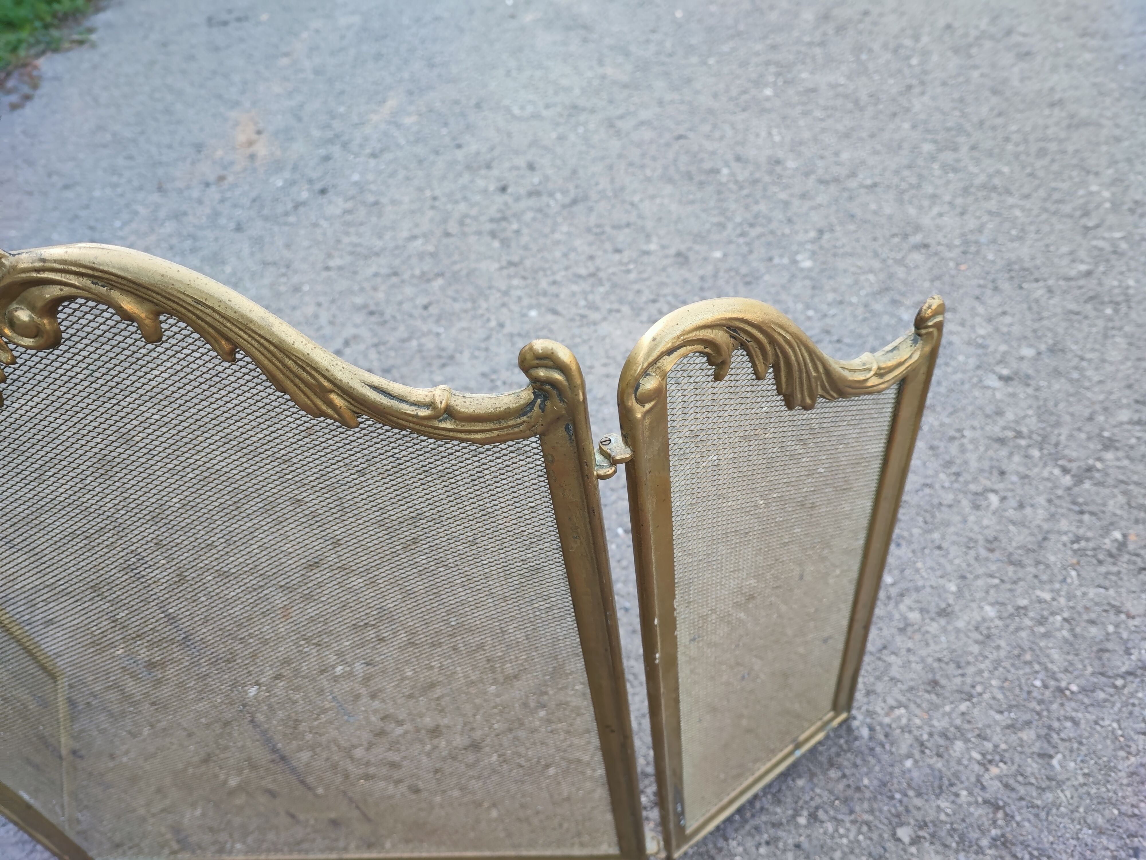 Louis XV style firewall