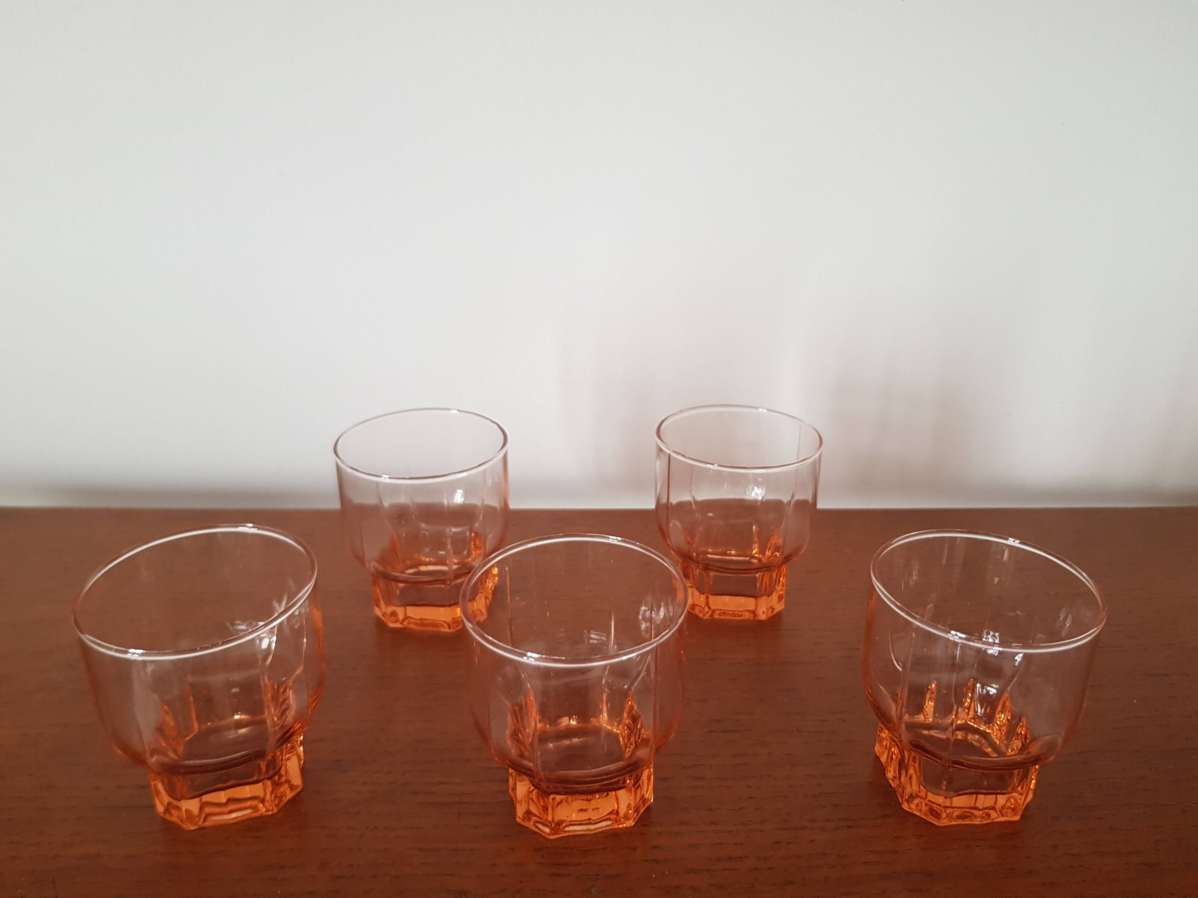 Set of 5 molded pink water glasses