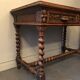 Bureau en bois sculpté