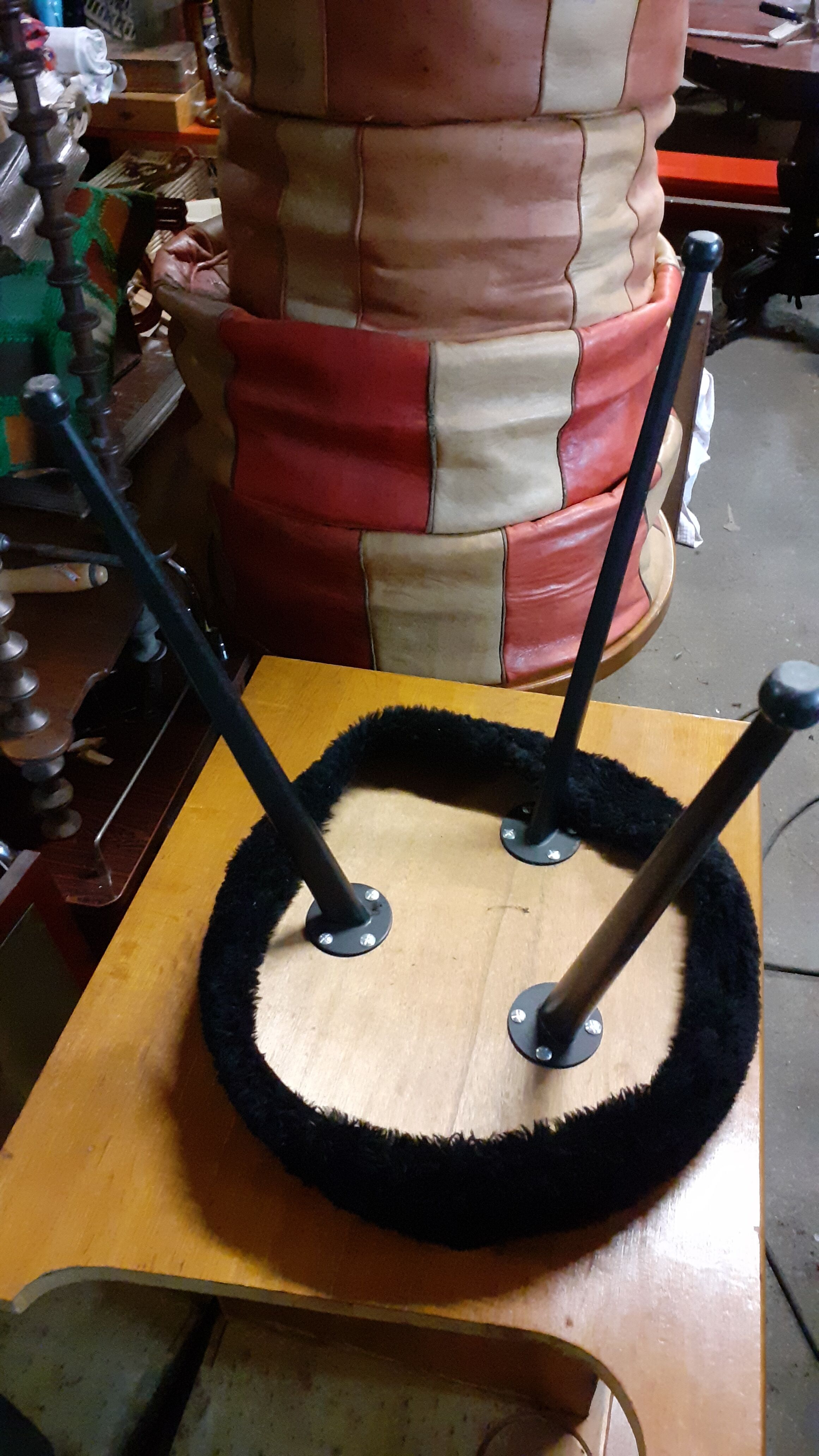 Tripod stool "moumoute"