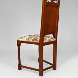 Pair of neo-Gothic chairs in Carved Walnut circa 1890