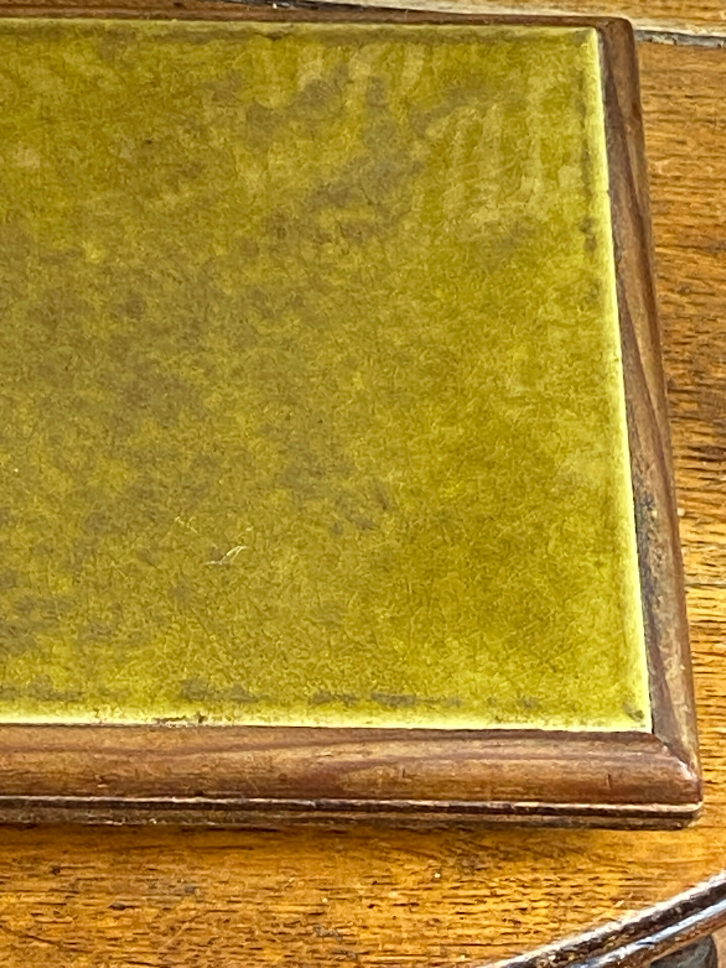 Ceramic and wood trivet