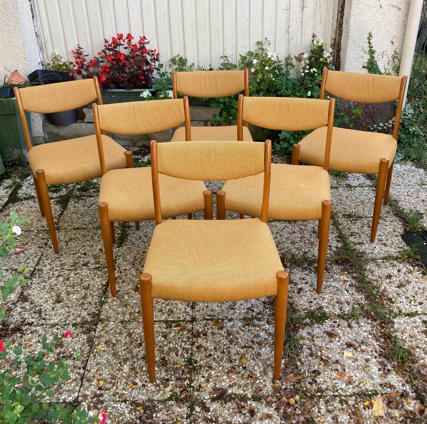 Set of 6 vintage Scandinavian chairs
