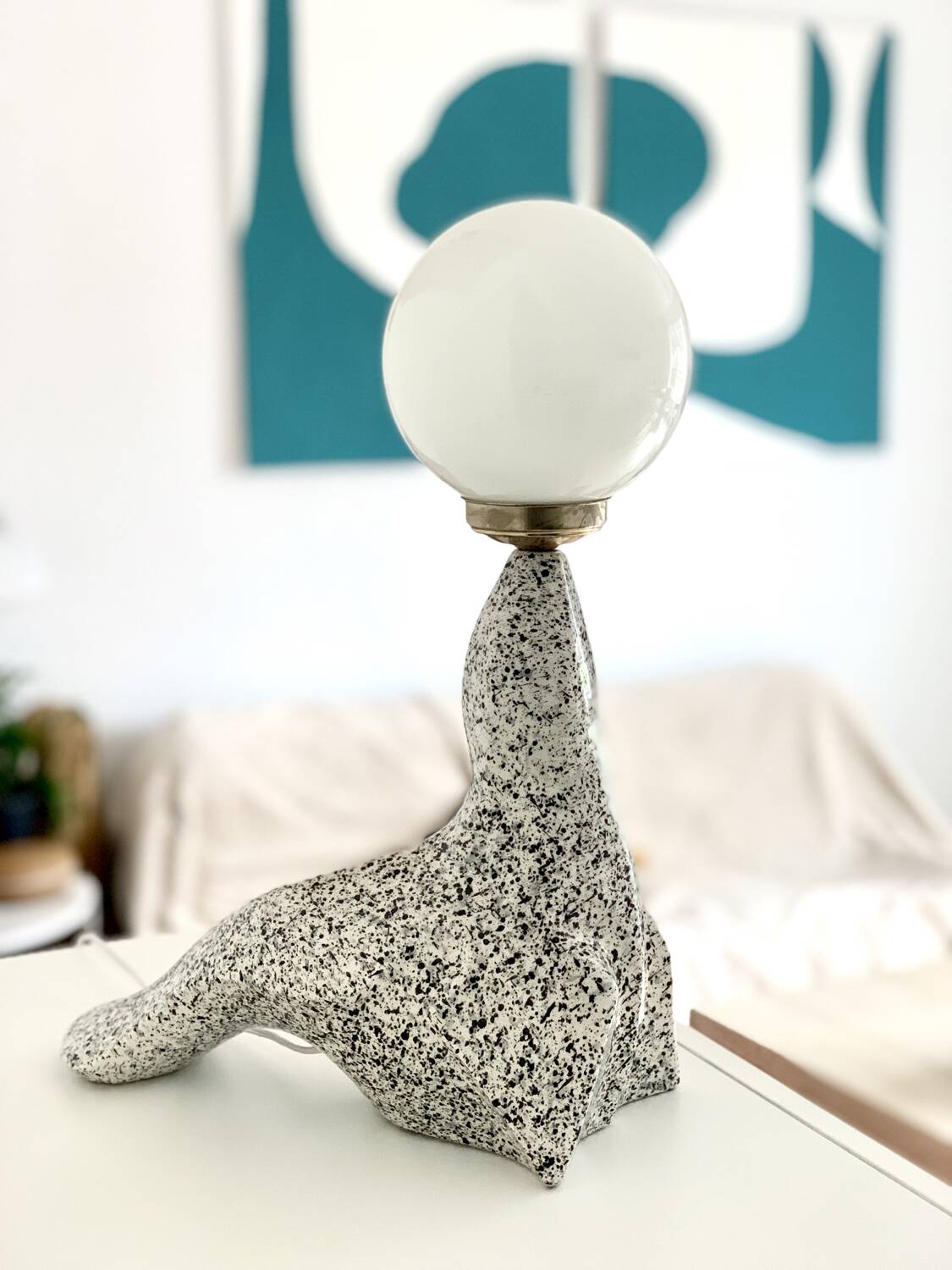 Large vintage seal lamp from the 60s-70s.