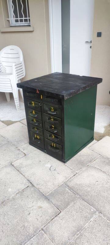 Meuble , etabli militaire