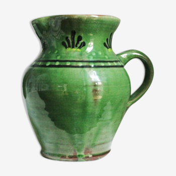 Terracotta pitcher with artisanal green varnishing Col d'Evires