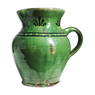 Terracotta pitcher with artisanal green varnishing Col d'Evires