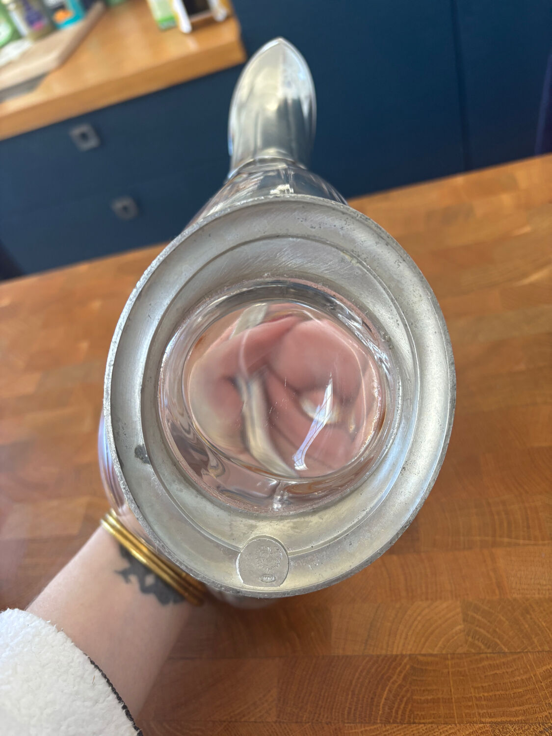 Pewter wine carafe "The Spirit and the Wine" – Exceptional piece – 1.3