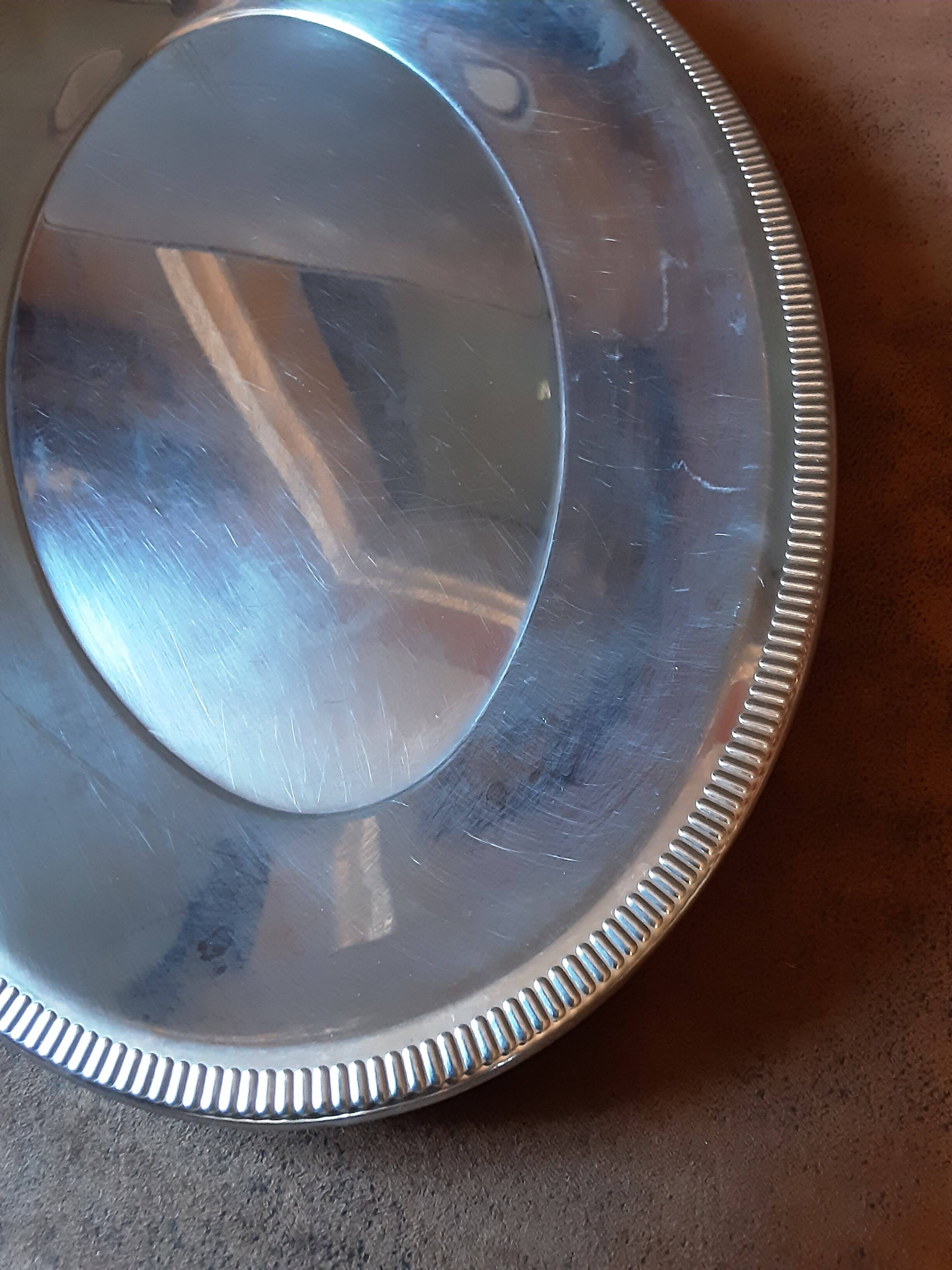 Oval metal dish