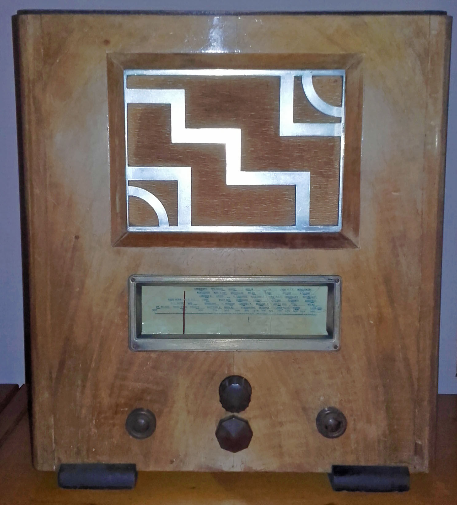 Ancien poste TSF des années 1940